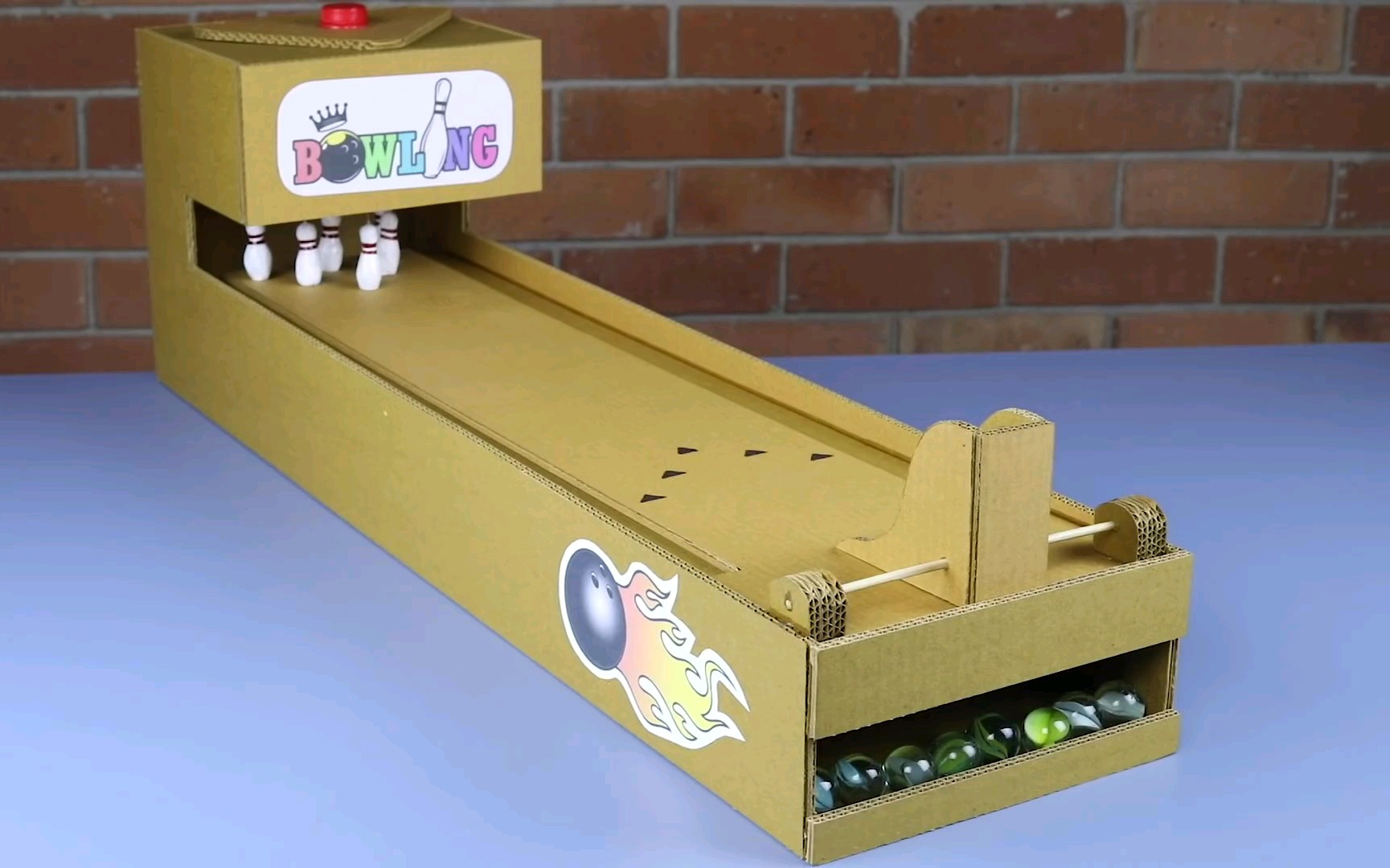 保龄球这种高大上的运动我们玩不起没关系自己用纸板做一个迷你保龄球