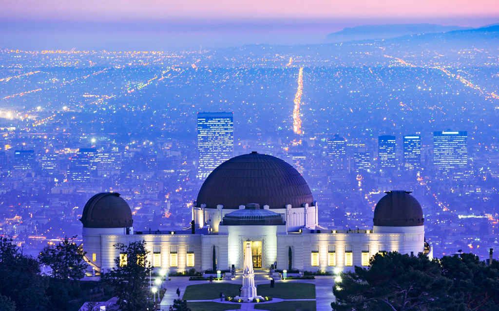 格里斐斯天文台(Griffith Observatory)是位于美国洛杉矶的一座天文台,位于格里斐斯公园中,为洛杉矶的地标之一,于1935年开放哔哩哔哩bilibili