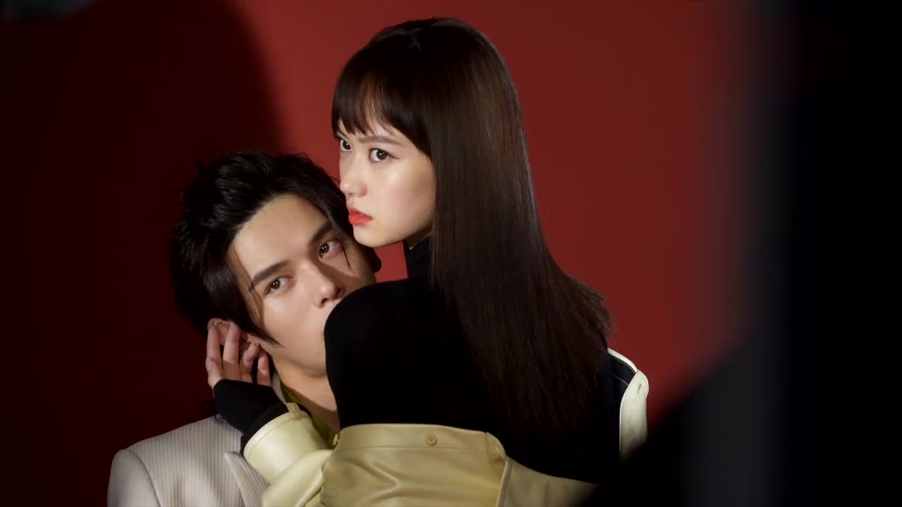 《梦见狮子》姚弛陈雨锶cp海报拍摄现场