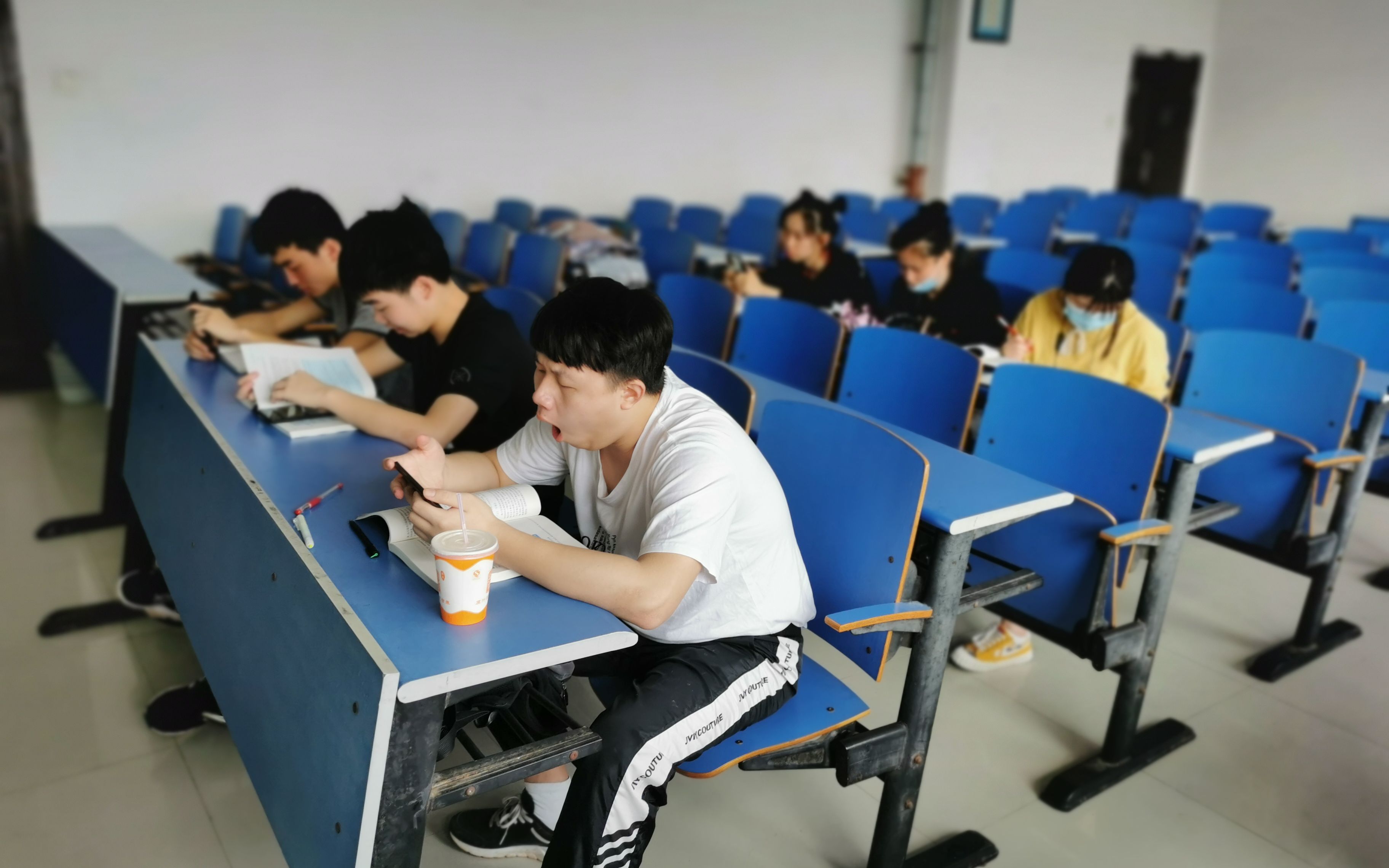 大学物理多人运动理想化