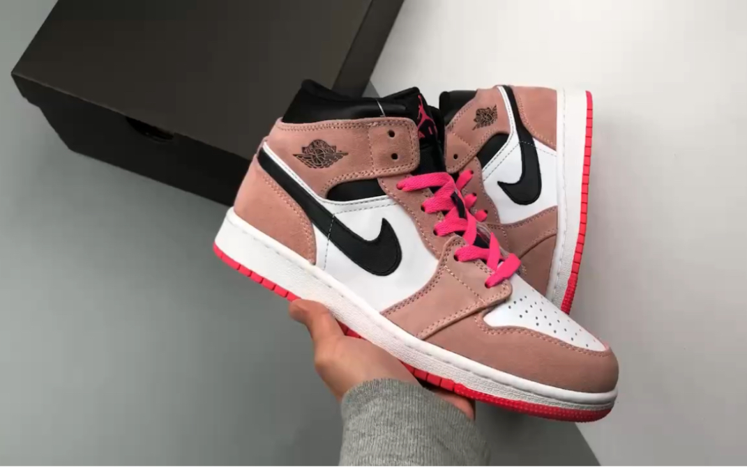 air jordan 1 mid se crimson tintaj1 脏粉麂皮 黑粉脚趾中帮 视频