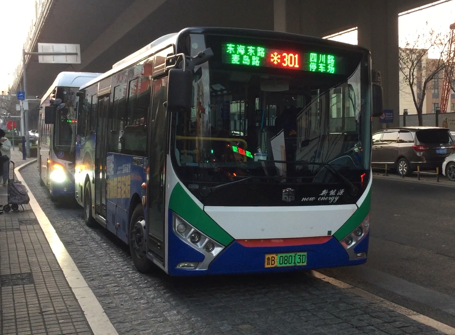 青岛公交301路独苗小中通出宁夏路永嘉路
