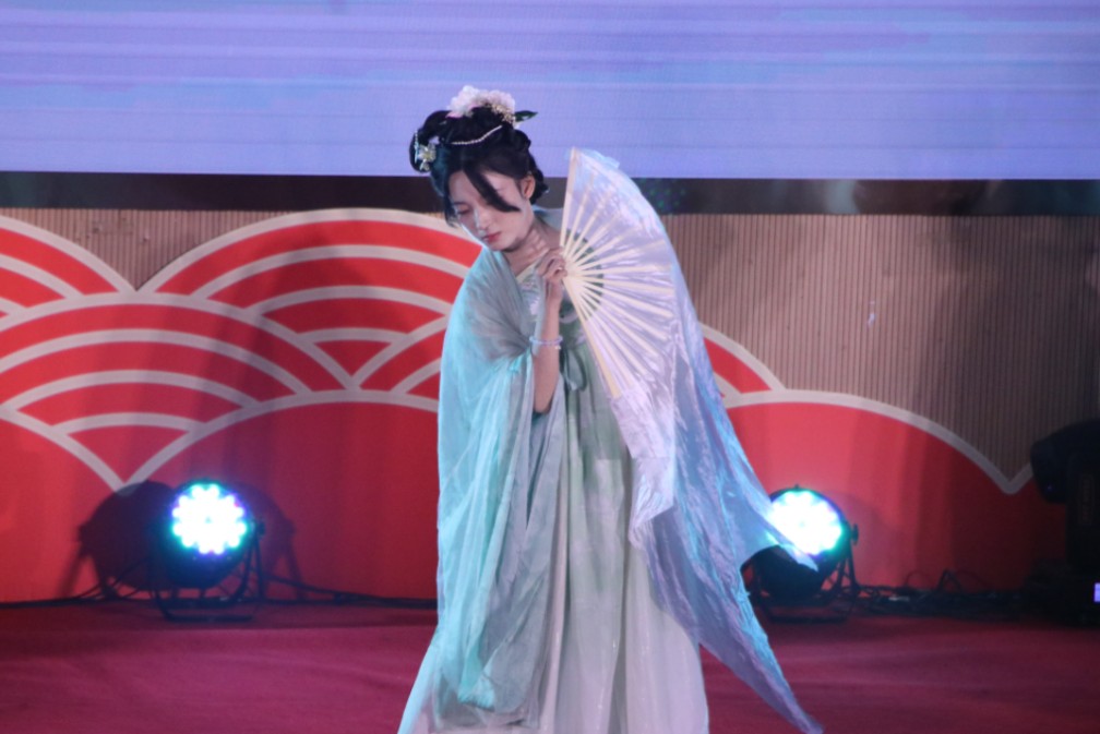当我用《潮生》来汉服走秀