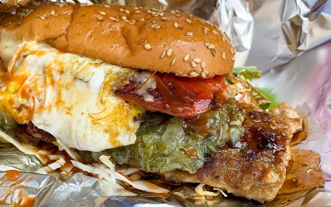 【街头美食】韩国街头的热量小吃!料足味美的超大号汉堡!