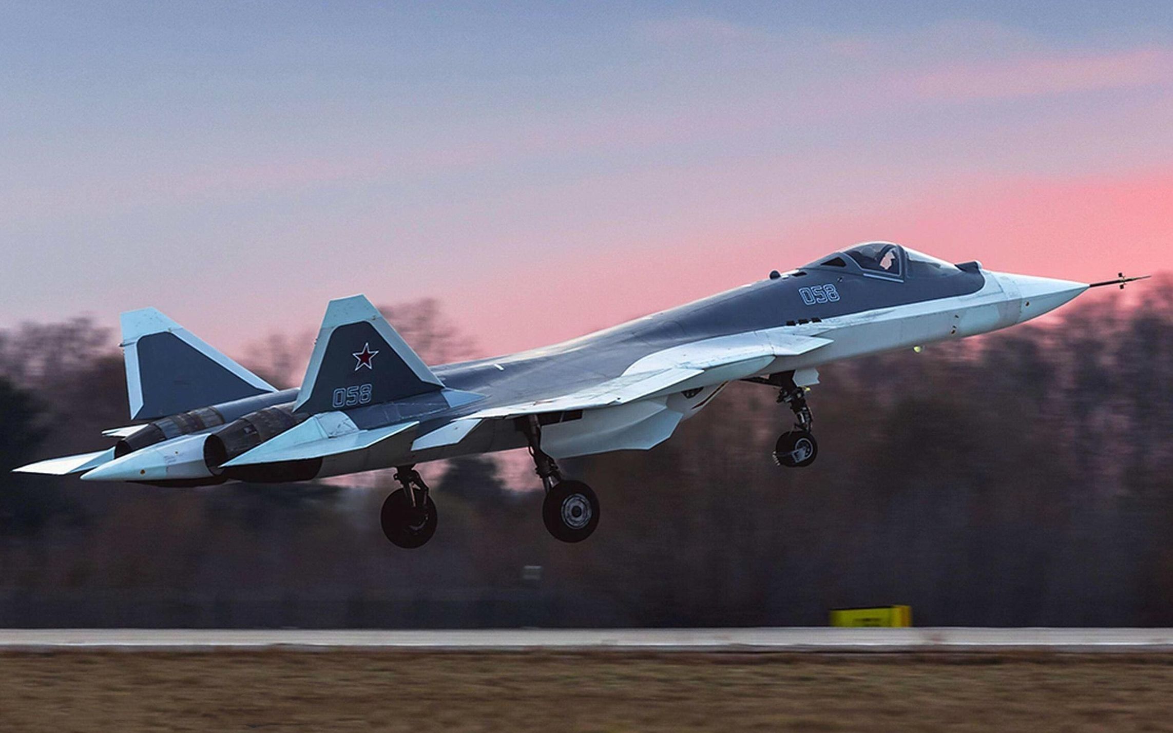 俄苏-57隐身战机突破,反超美军f-22战机,开足马力造上百架