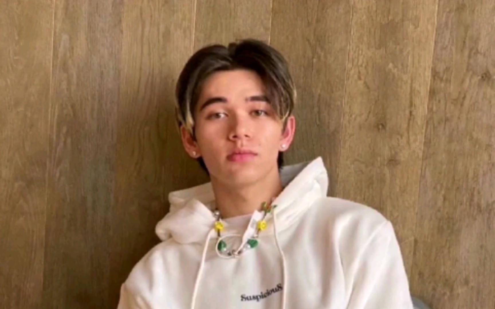 caelan庆怜来看看去掉鹅厂滤镜的酷小孩caelan是什么样子