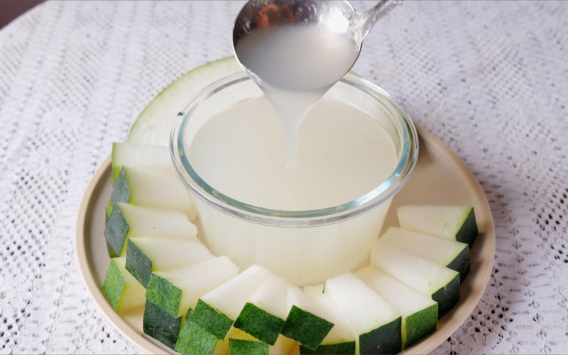 1块钱1斤的冬瓜,教你做成万能冬瓜汁,我喝了1周瘦了几斤!