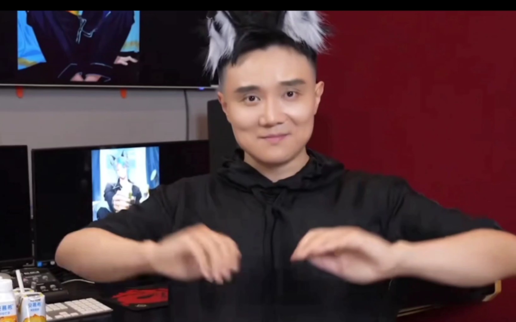 姐妹们的大型社死现场毛毛老师深情读评论真的代替尴尬了hhhhhhh配音