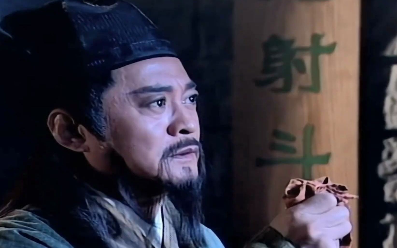 笑傲江湖:辟邪剑法与葵花宝典不谋而合,岳不群这个伪君子才搞明白