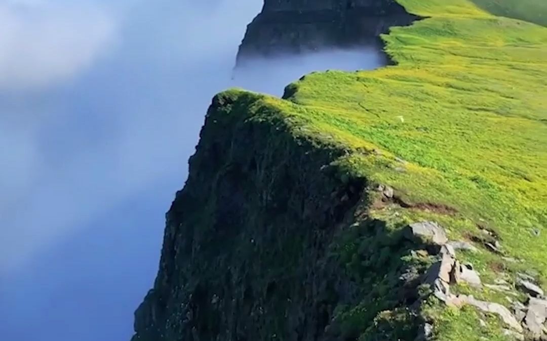 [图]带你环游世界的女神，还有与自然结亲的超感官世界，哈哈国外也过黄金周！#国庆 #异域风情 #大自然美景