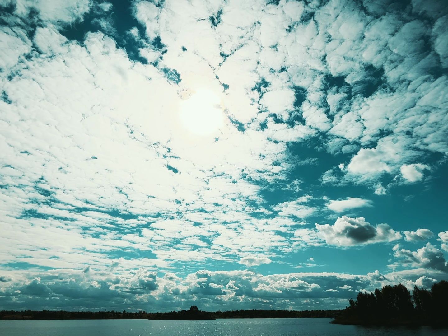 49-蓝天白云太阳湖景观时间流逝无版权自然背景 4k