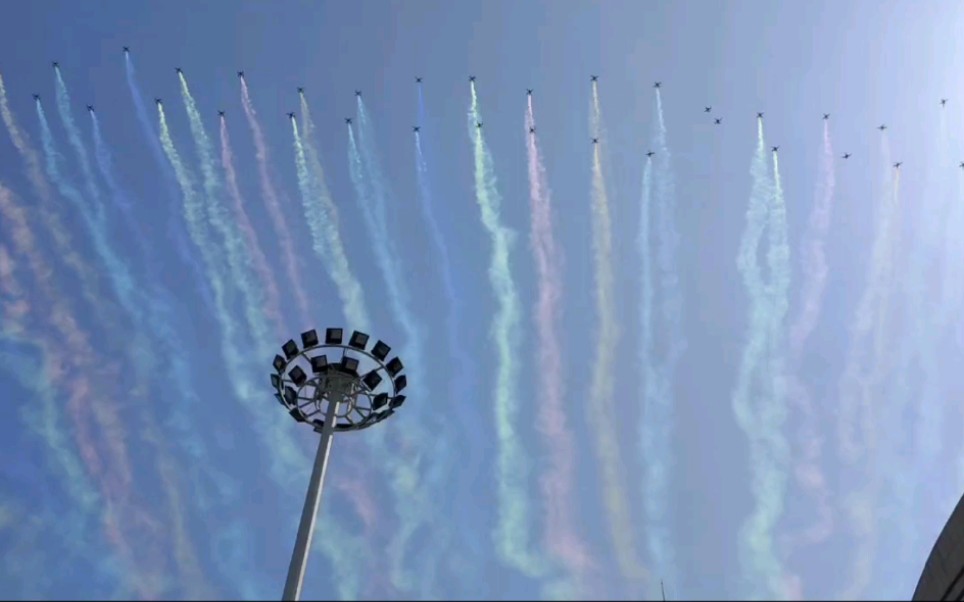 宏伟大气的开幕式专用仪式无人机编队环保彩烟