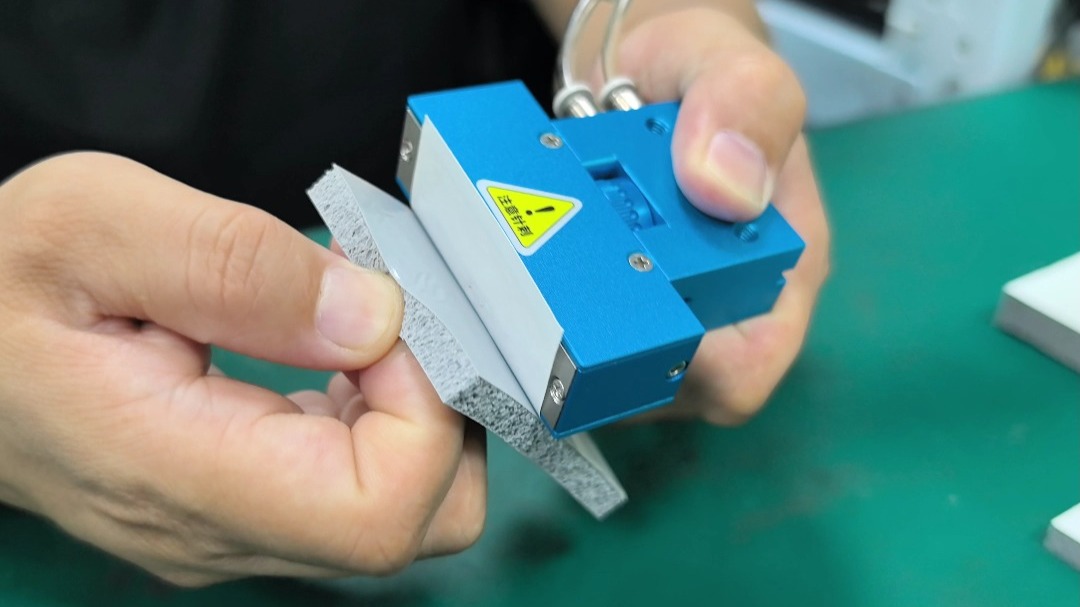 昆山迈瑞凯针刺针勾夹爪针式吸盘抓取海绵背胶剥离测试