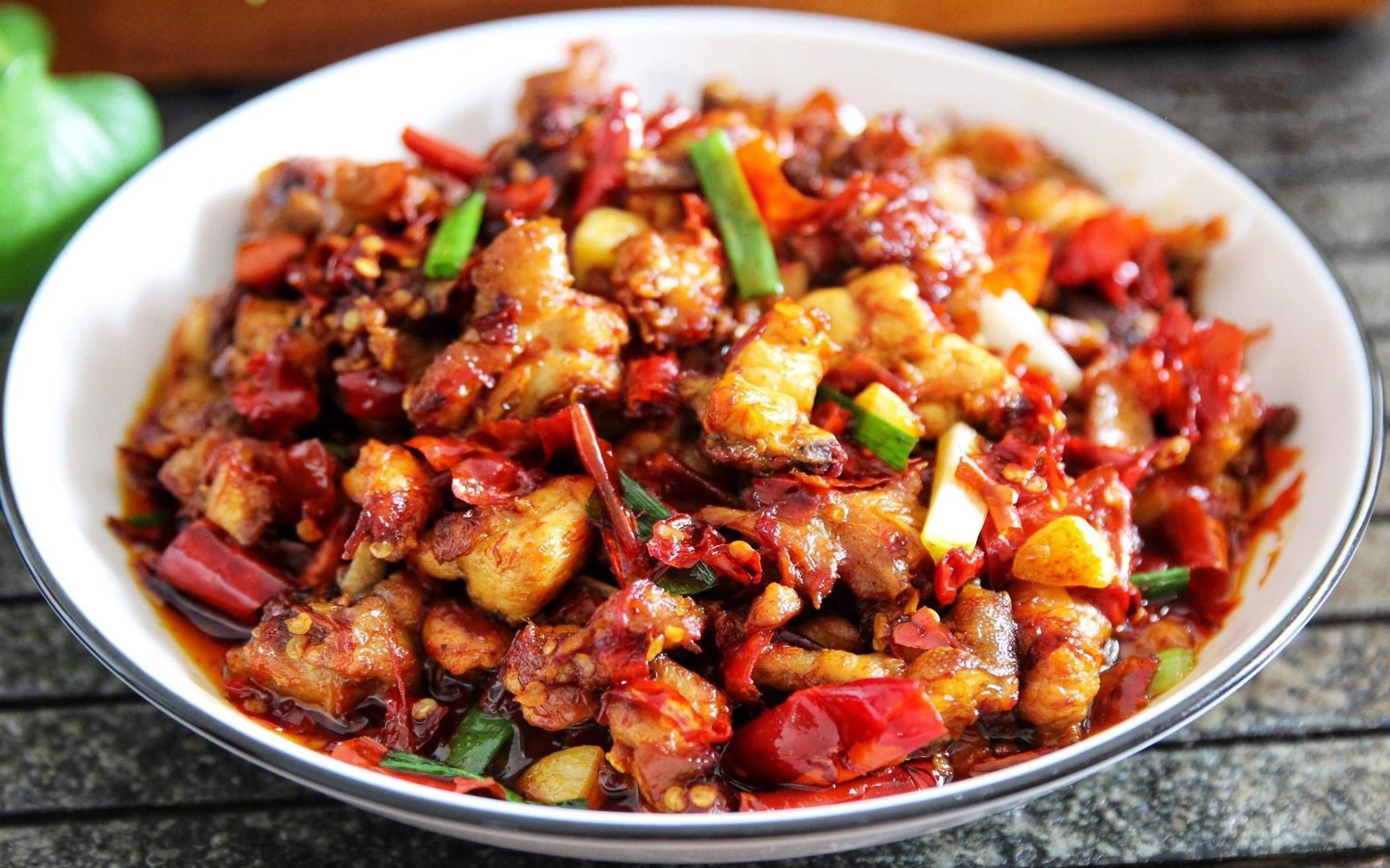 辣子鸡的家常做法,简单三步就能做好,麻辣又鲜香,看着就有食欲_哔哩