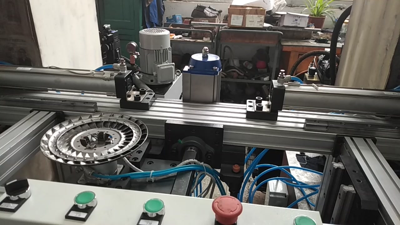 武汉瑞威特汽车液力变矩器铆接机,涡轮铆接机,滚铆接生产线,涡轮滚铆