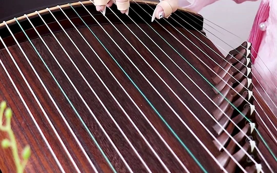 古筝勾托的弹奏方法