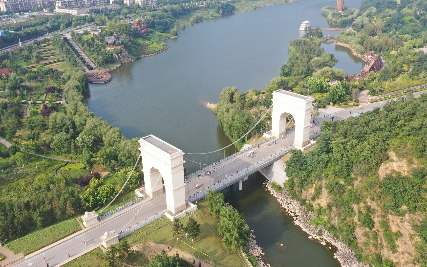 大连棠梨湖公园桥头堡航拍(202008)