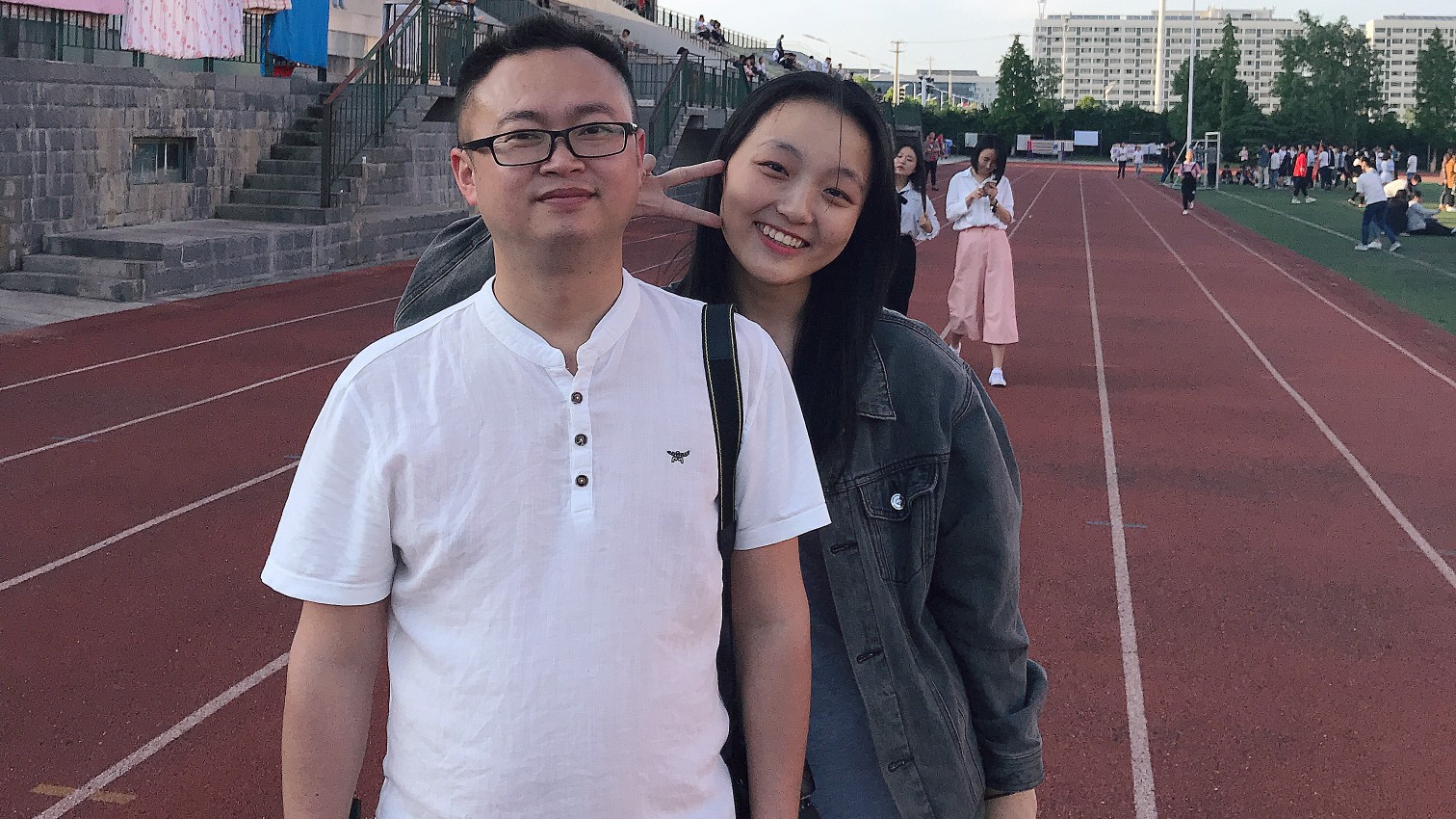 六月五号离校的那一天,想说一声再见却差点要哭出来