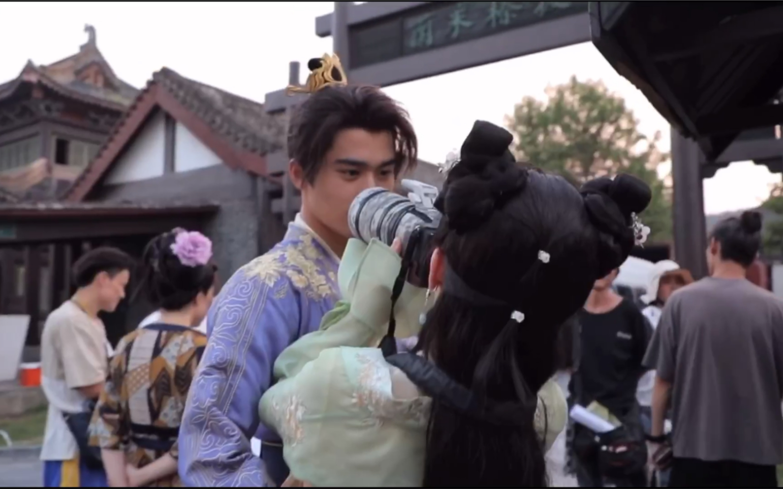 【花田错cp】虞书欣×刘奕畅 赵错×田三七 xxj甜甜的片场日常_哔哩