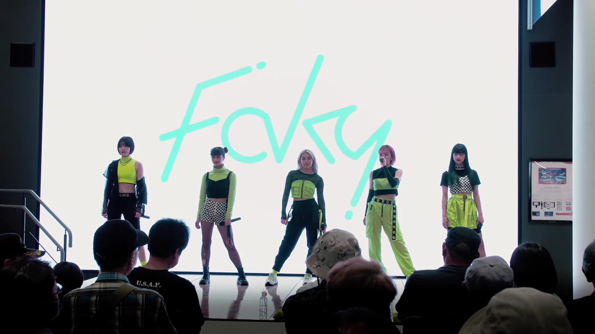 日本女团faky20190505小名滨永旺梦乐城小型演唱会