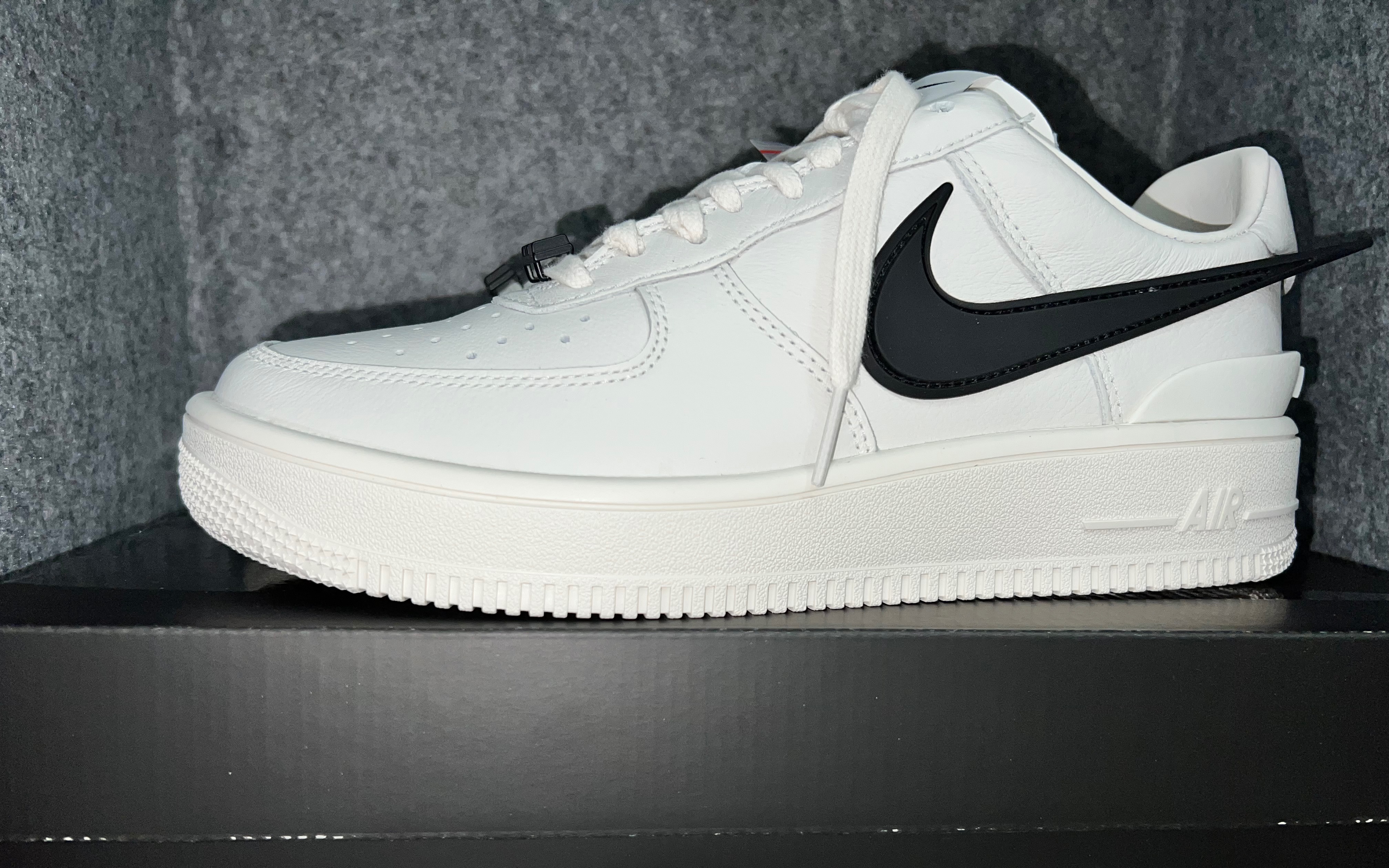 ambush af1 新鲜开箱|黑白配色永不过时,杀疯了