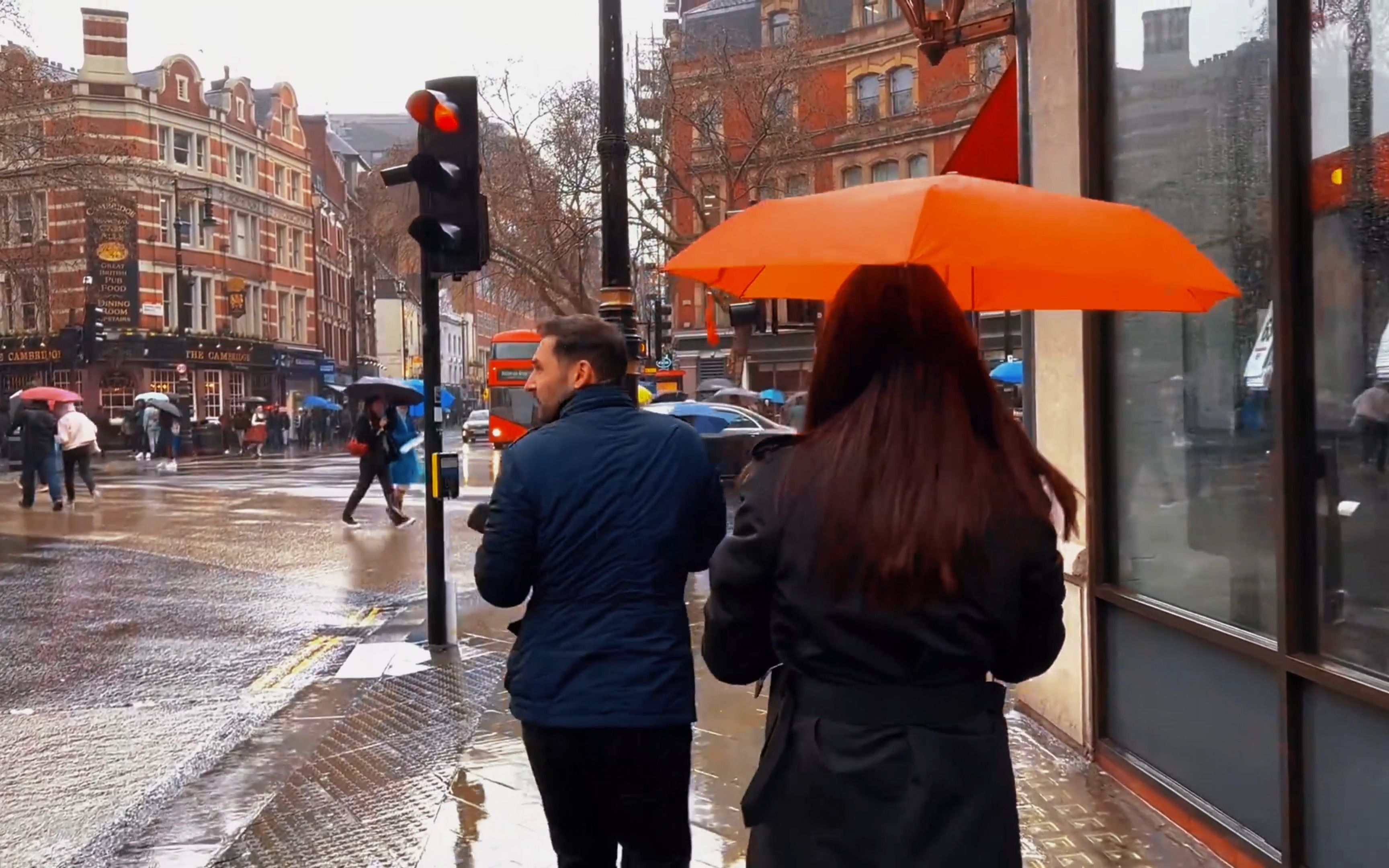 [图]伦敦·London｜“要问世间什么最难得，明确的爱，直接的厌恶，真诚的喜欢，站在太阳下的坦荡和大声无愧的称赞自己。”