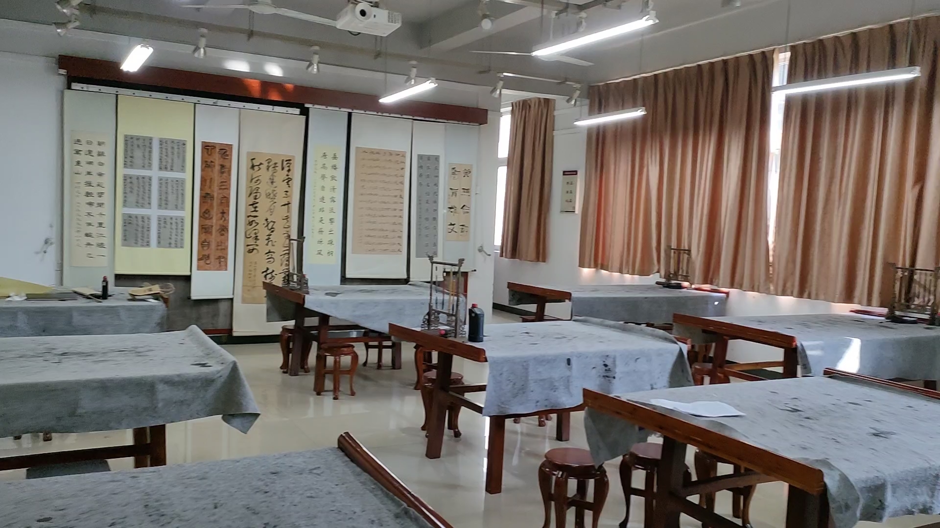 欢迎各位欣赏重庆第二师范学院的书法练习室!(结尾有彩蛋)
