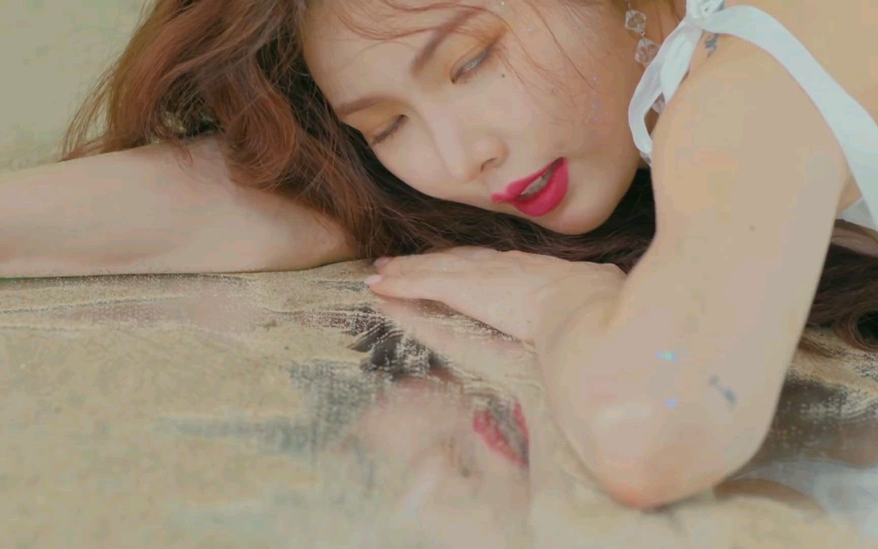 【泫雅】泫雅《babe》mv主题曲