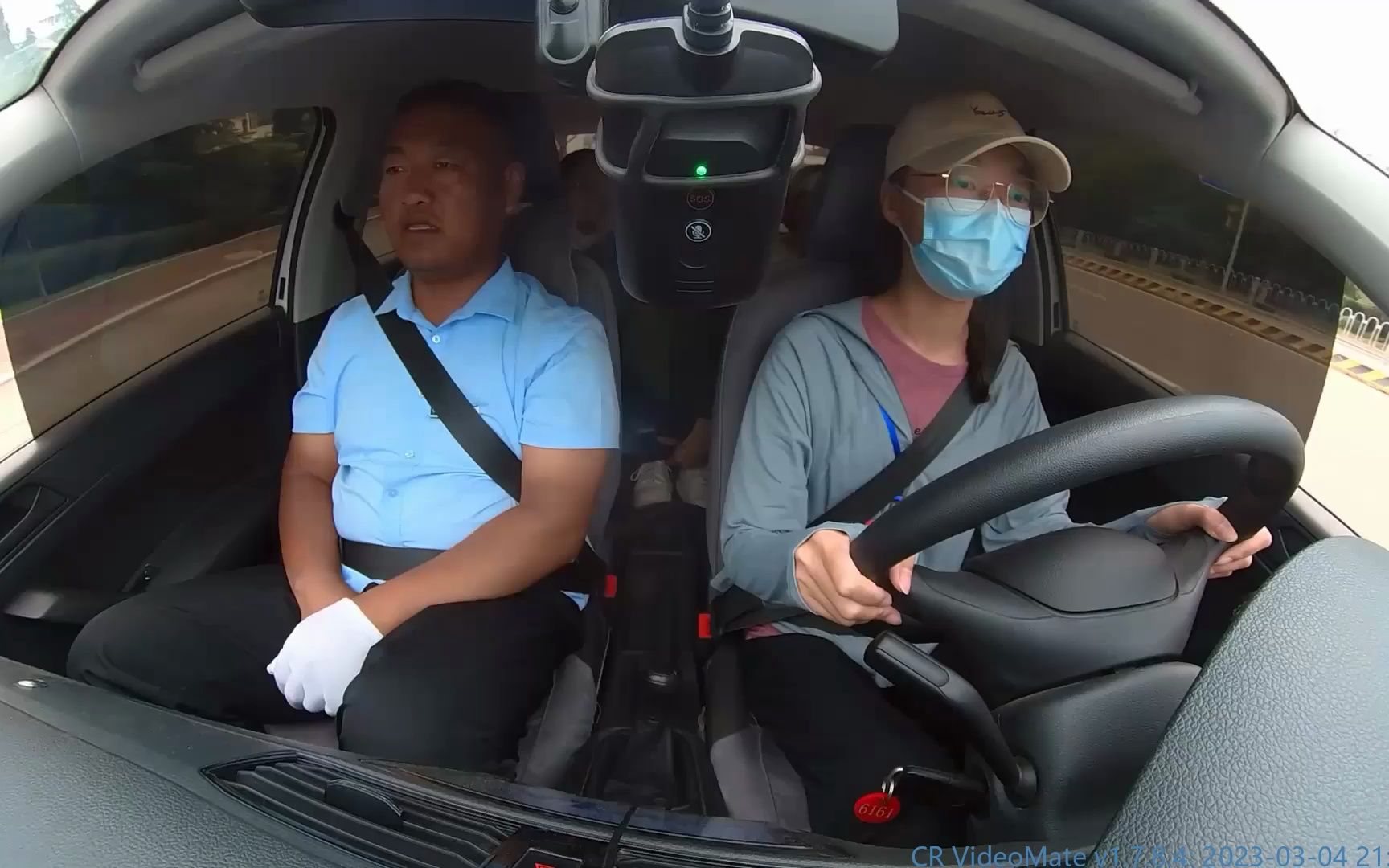 女学员跟着教练学习科目三技巧@斌斌驾考