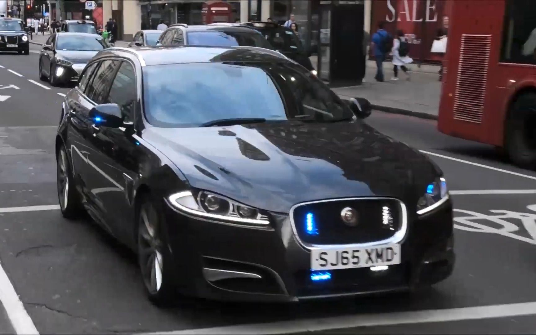 英国捷豹xf旅行版无标识警车 路虎揽胜无标识警车!