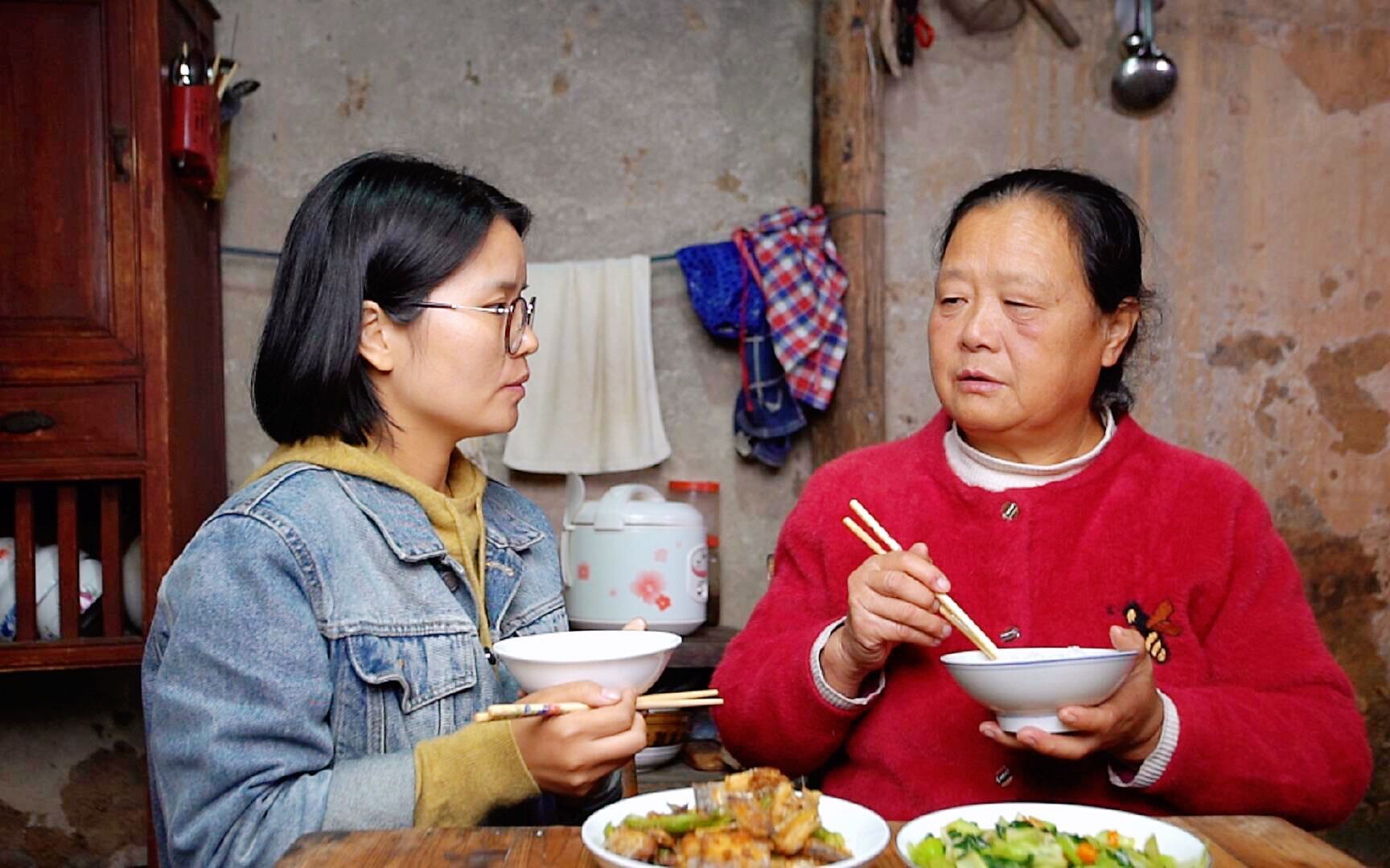 婆婆进城剧情介绍图片