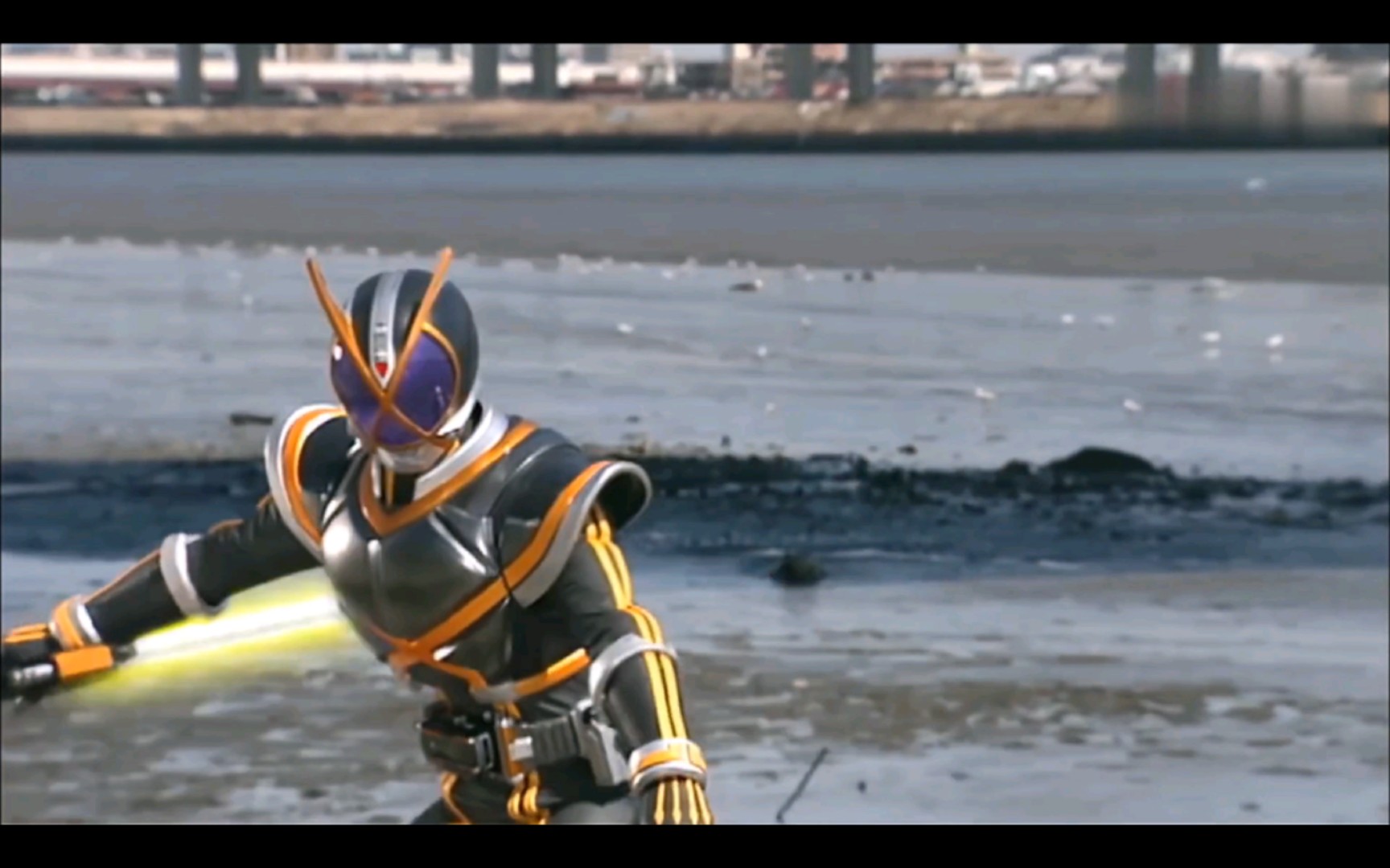 假面骑士555,沙滩亡者草加登场了.