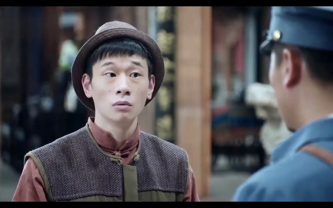 兄弟营:神偷小子展示技能,立马神不知鬼不觉偷走,队长看楞了-大秘地图