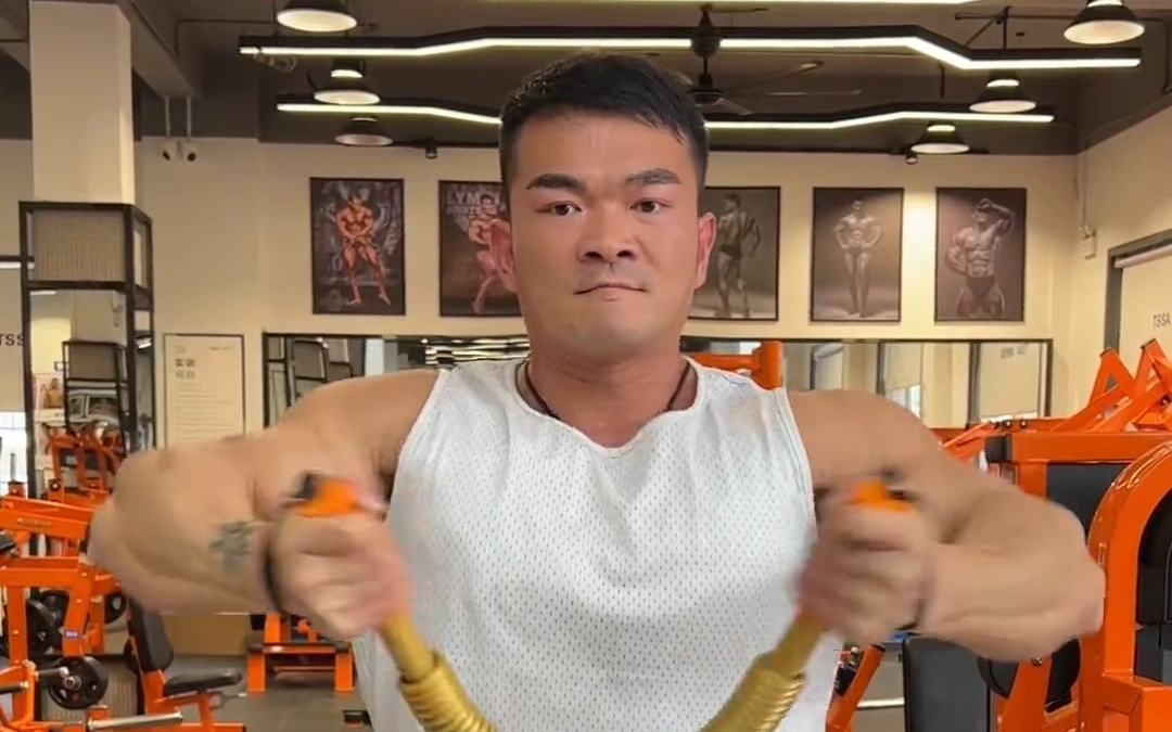 李维刚挑战100公斤臂力棒和螺纹钢哪个更硬