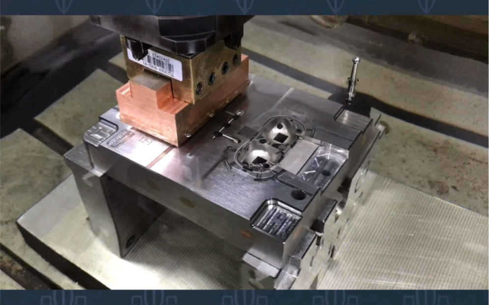 我们的蓝牙耳机模具充分考虑进料,排气,顶出等环节,助你提高生产效率