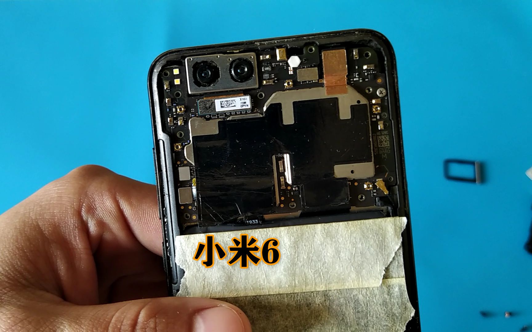 拆解一部小米6手机