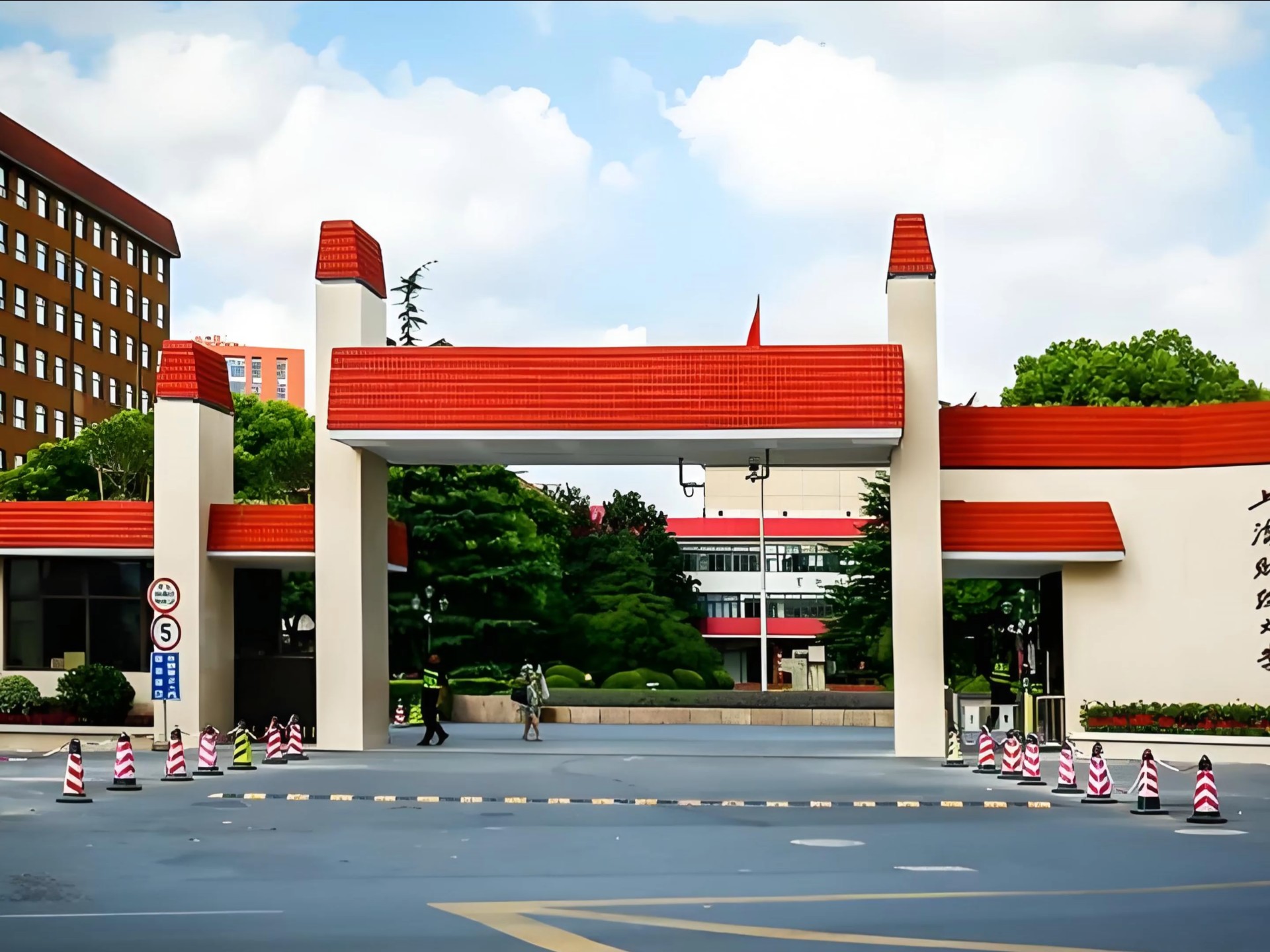 上海财经大学毕业去向贴吧(上海财经大学毕业后好找工作吗)