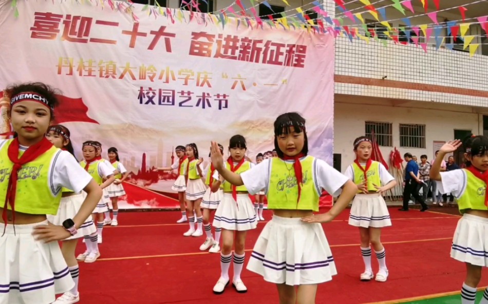 [图]青苹果乐园小学生舞蹈