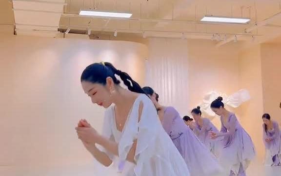 [图]If you feel sad，DANCE！ 蝶香