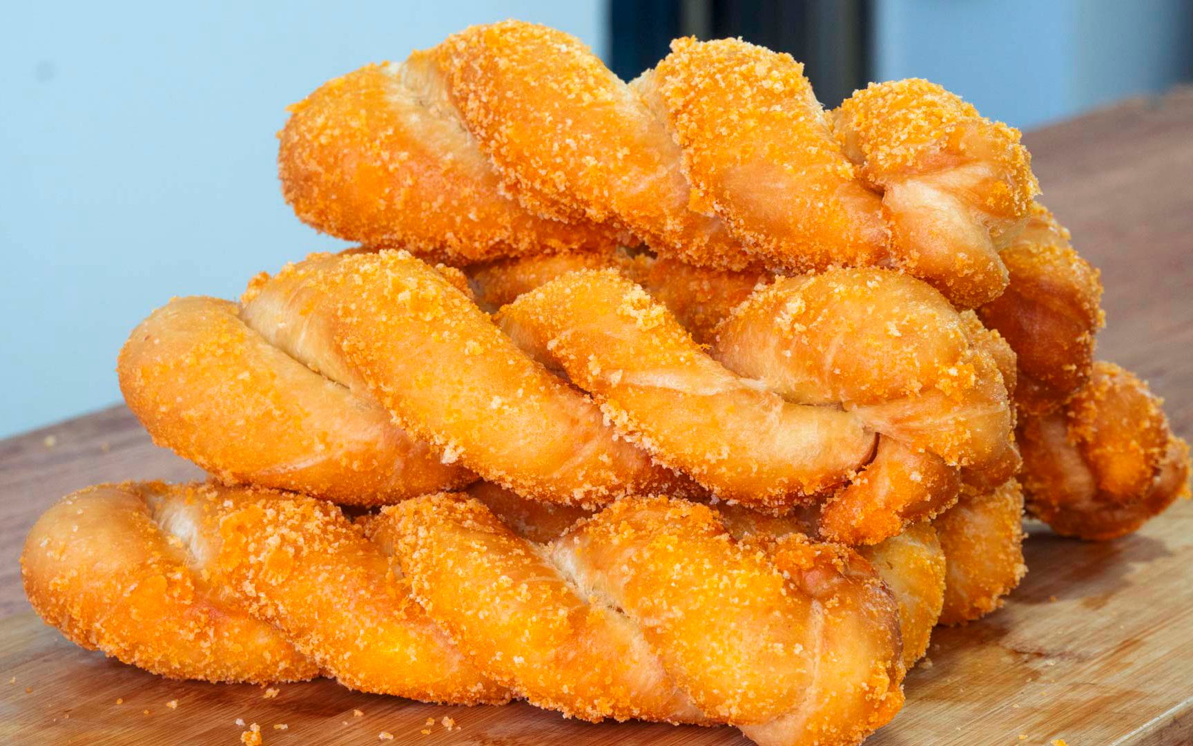 网红酸奶大麻花,有配方在家就能做,有技巧无难度,一咬直爆浆