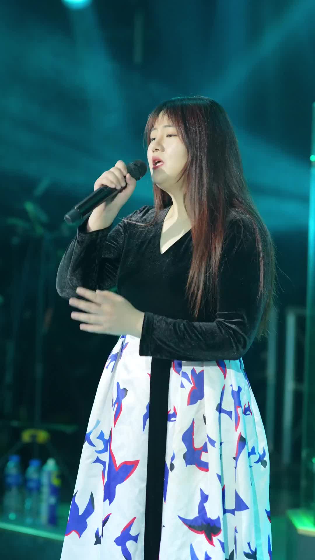 突如其来的雨moyounglivehouse翻唱雨爱驻唱歌手