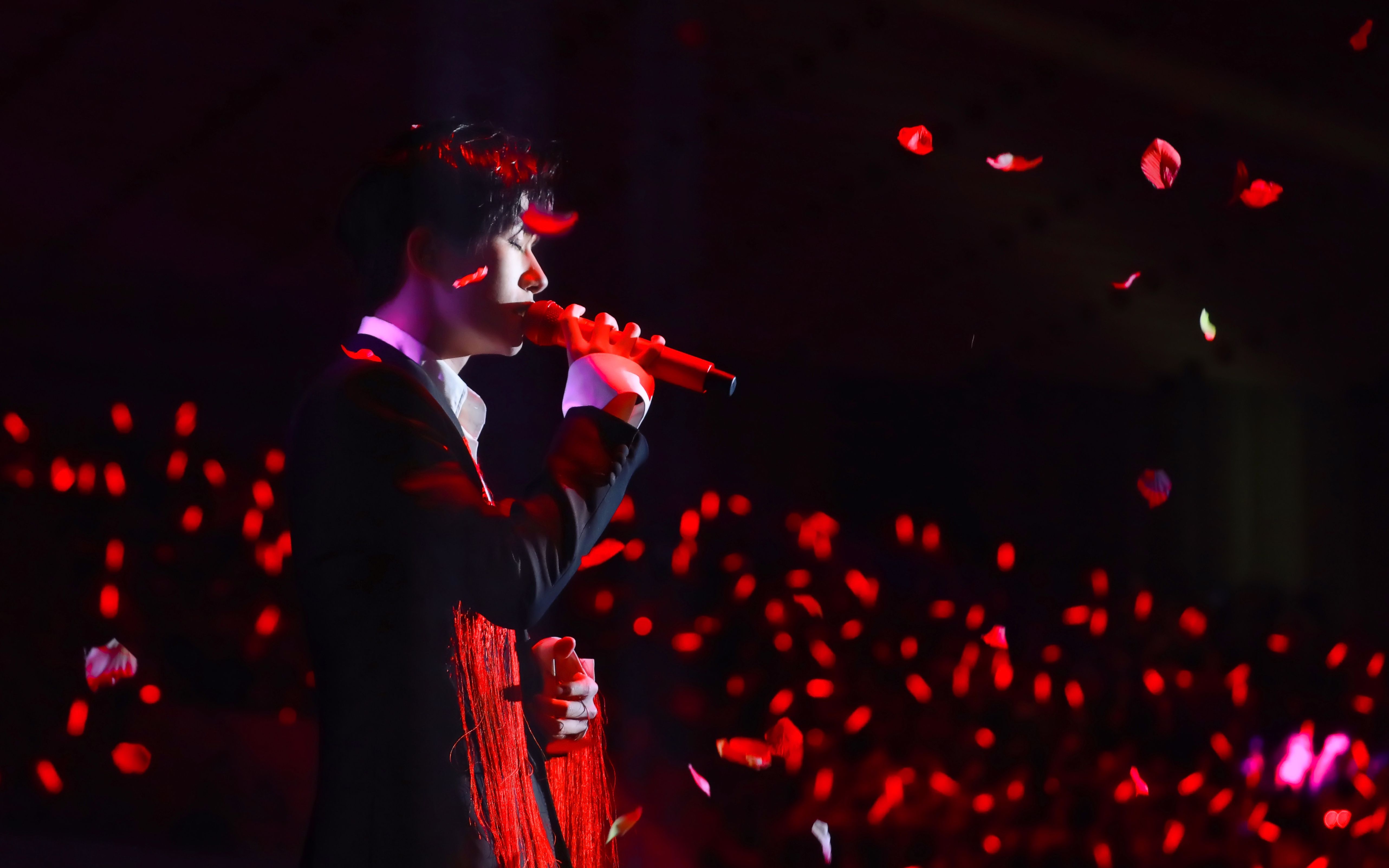 易烊千玺燚s成人礼 《舒适圈》【星辰落地有回响,光阴深处是故乡