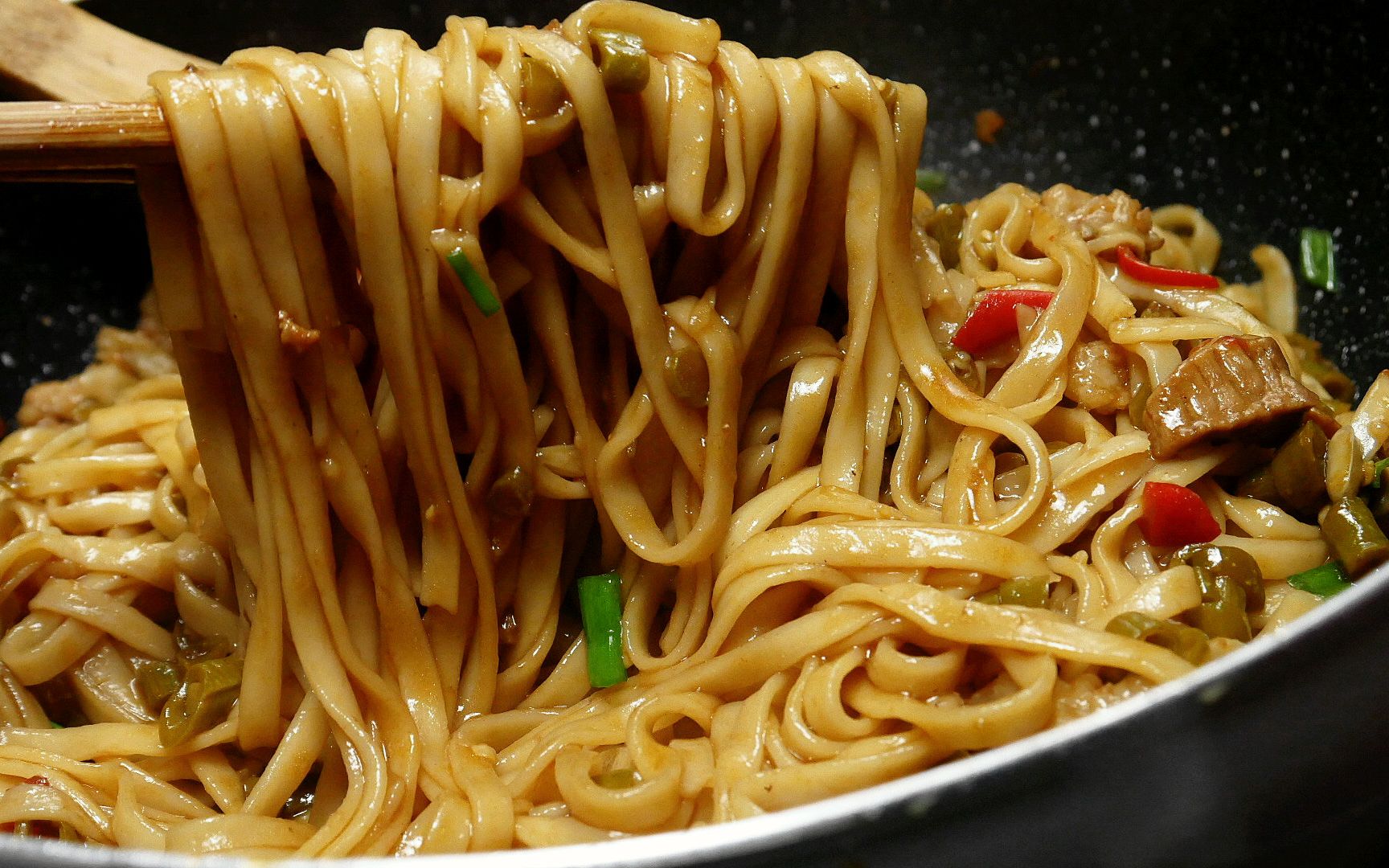 饮茶先啦!那么热的天来碗酸豆角拌面啊