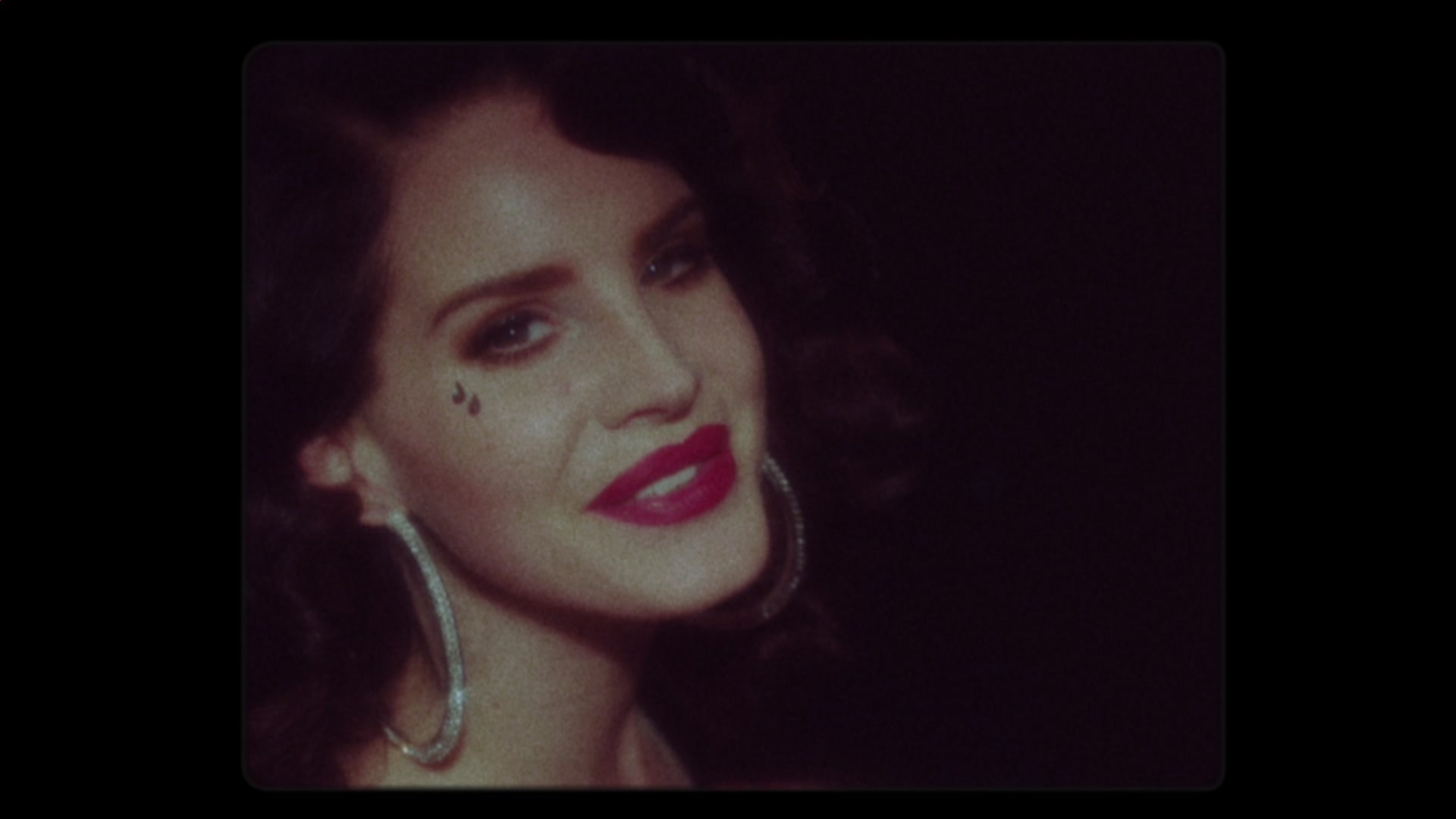 Young And Beautiful [Lana Del Rey vs. Cedric Gervais] (Cedric Gervais Remix) - �