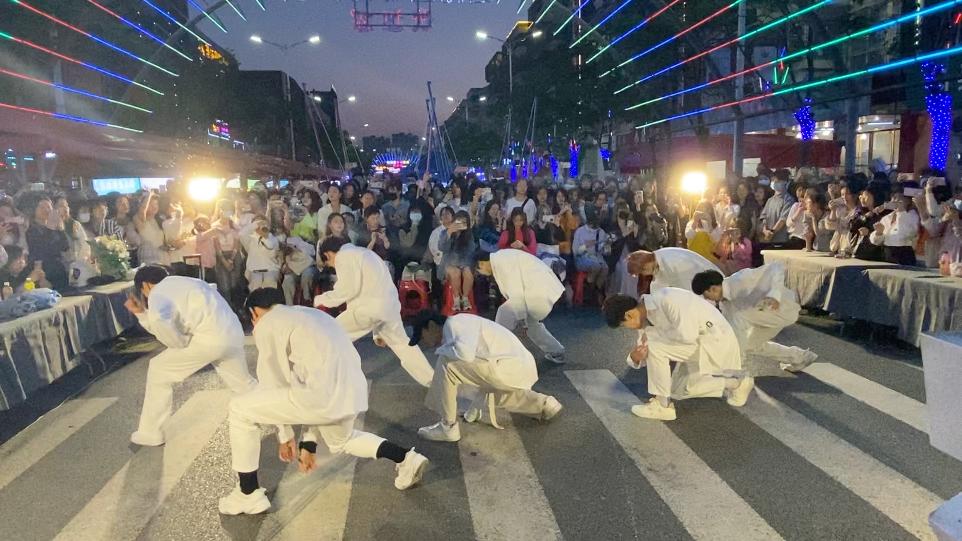 活动作品hlt胡辣汤男团2021423南昌瑶湖里夜市公演