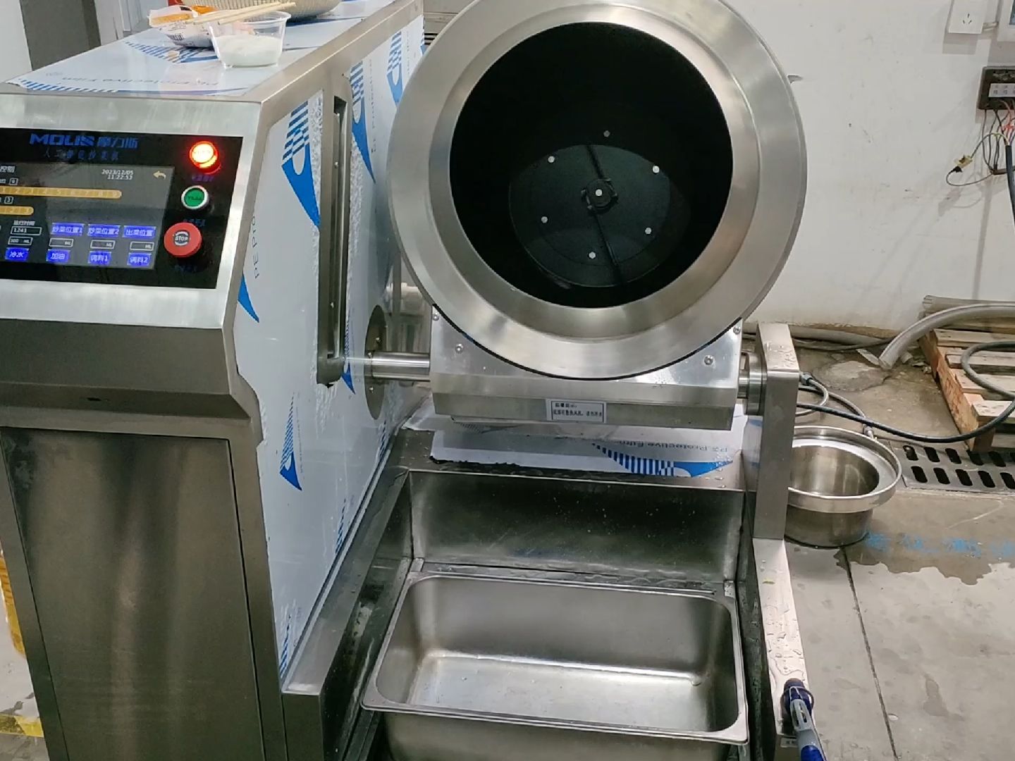 摩力斯商用厨房设备 大型滚筒炒菜机多少钱一台?