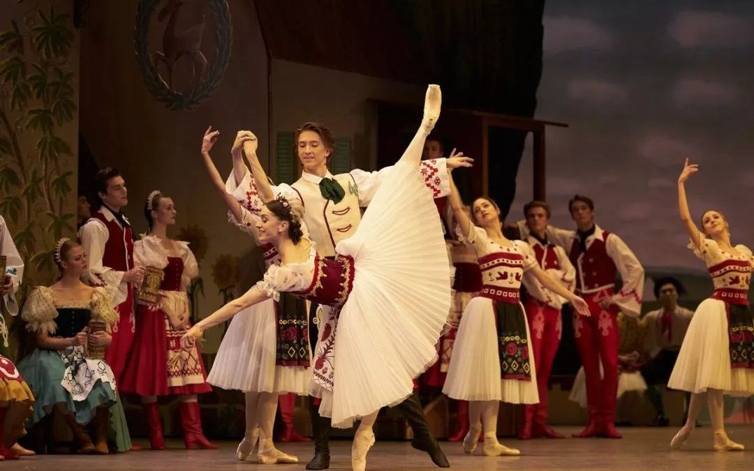 [图]【英国皇家芭蕾舞团】《葛蓓莉亚》coppelia 2019.12.10 Marianela Nuñez/Vadim Muntagirov