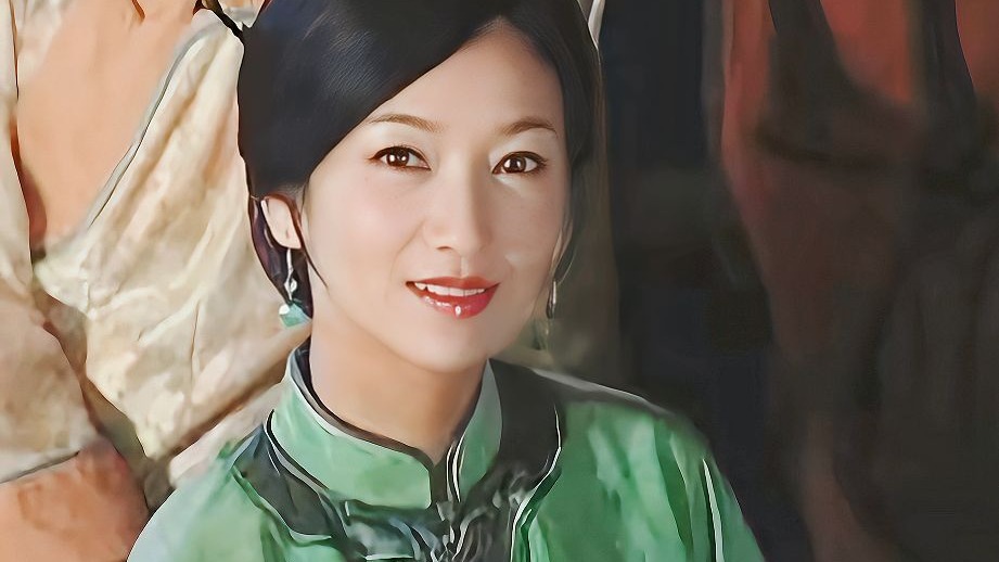 笑死！导演让50岁的来演女主，结果把20岁女儿衬得像个丫鬟