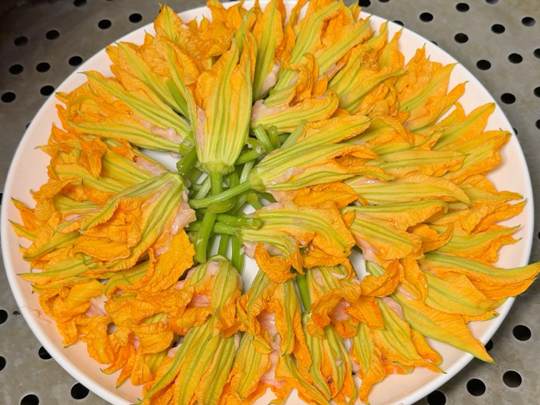 广西街边特色瓜花酿,你们有吃过吗?