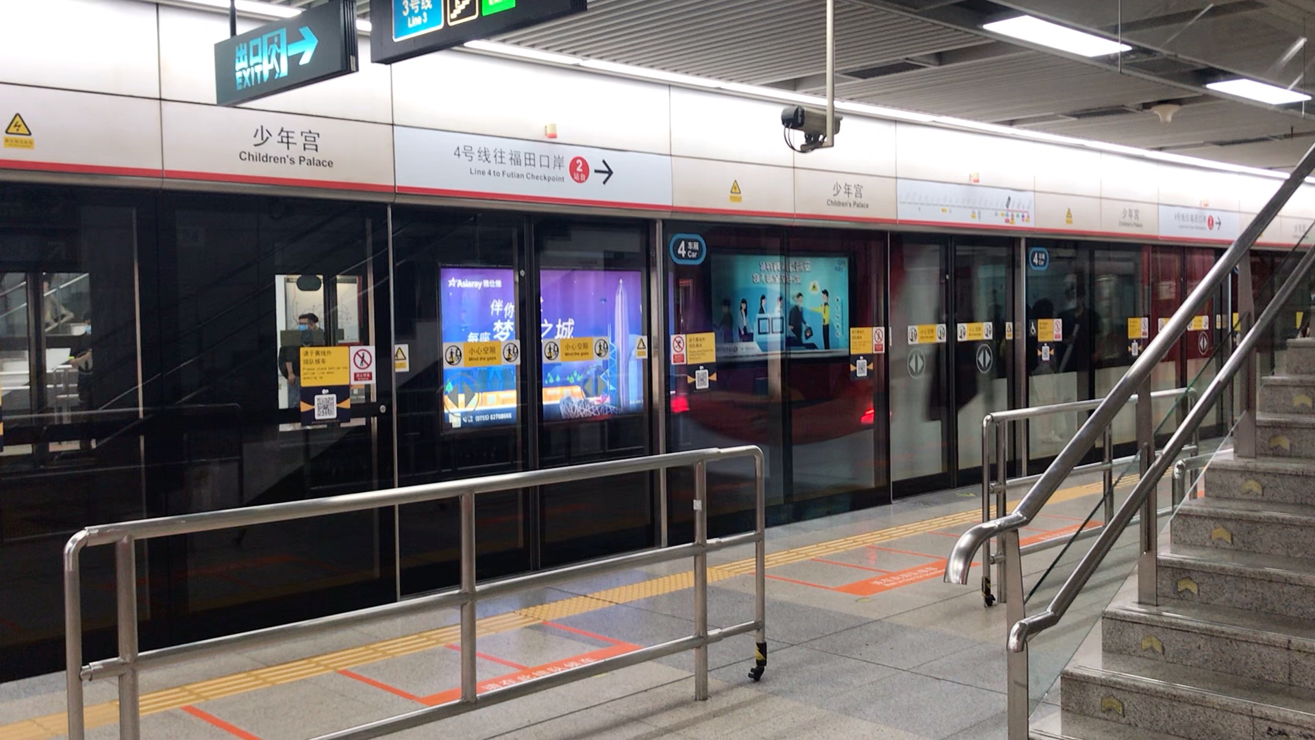 深圳地铁4号线415车出少年宫站